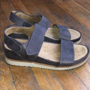 Platform sandals